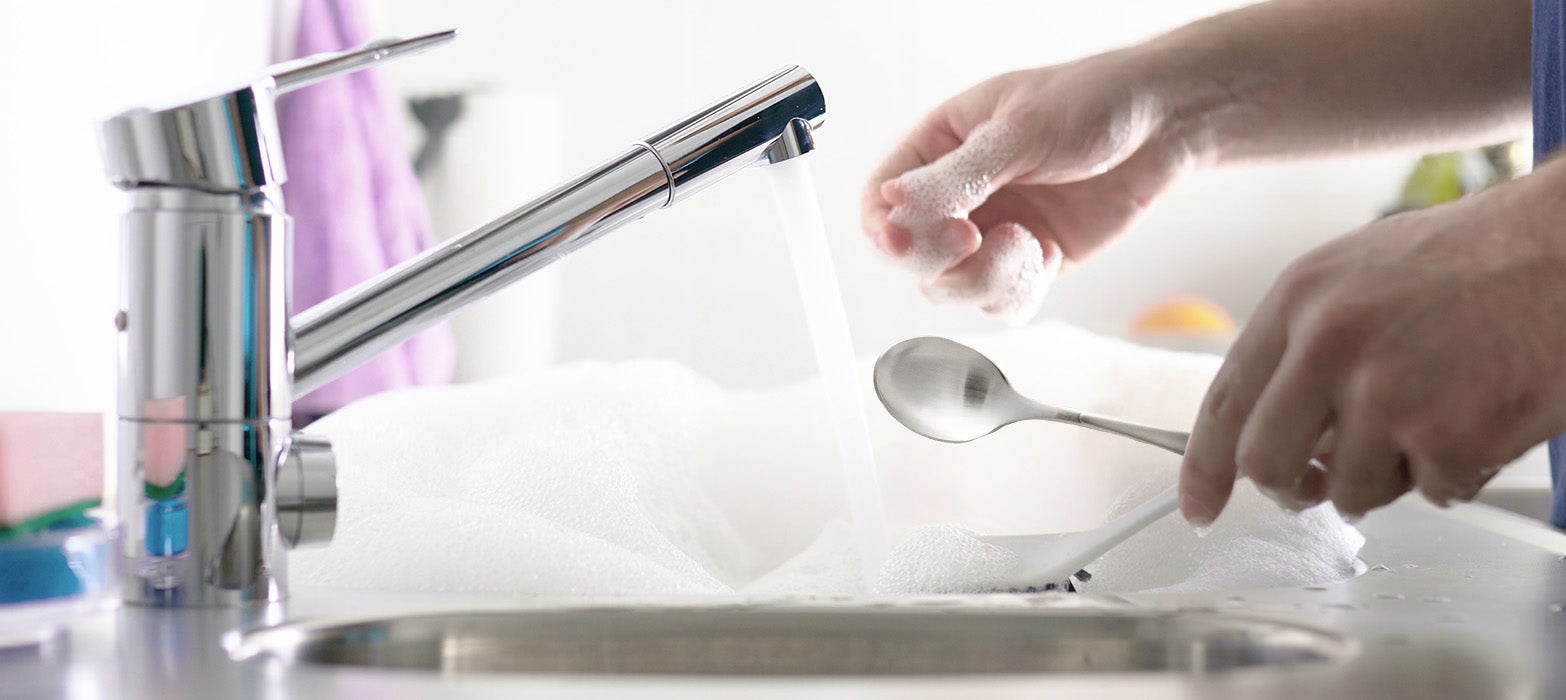 Cómo se limpian los cubiertos de acero inoxidable y los cubiertos de plata