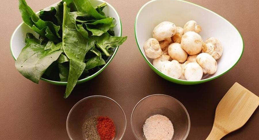 ingredientes pollo vegano en platos