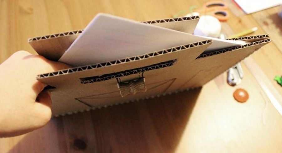 Cómo hacer portafolio de juguete para niños con cartón 4