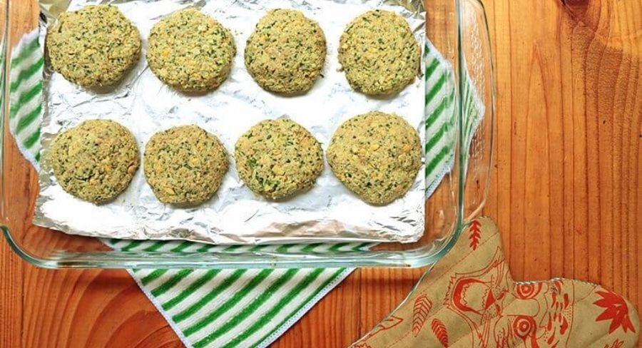 croquetas de falafel preparación