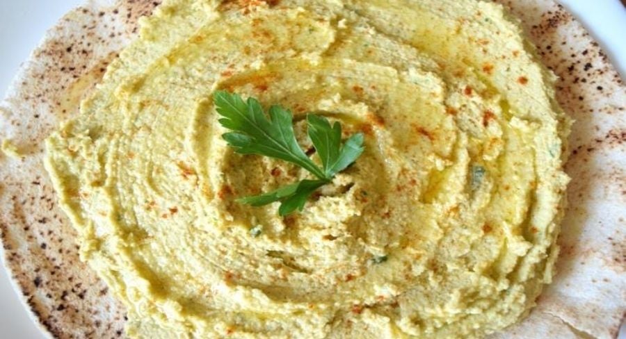 tortilla con hummus de garbanzos