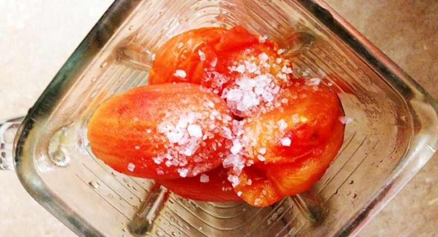 pure de tomate en licuadora
