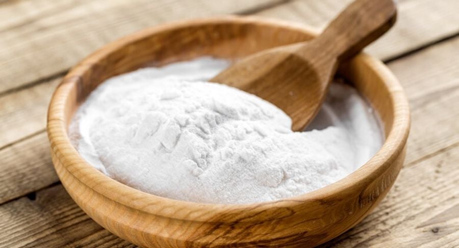 limpia los vasos de vidrio con bicarbonato en caliente