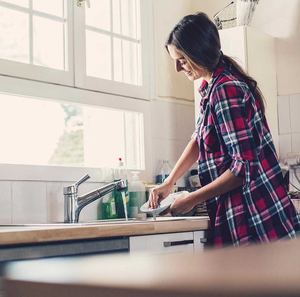 Elimina la grasa más pegada mientras cuida y consiente tu delicada piel, aún en agua fría