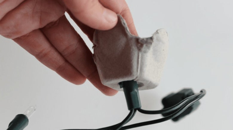 Instrucción 5 para decorar luces de navidad con materiales reciclables