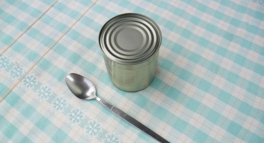 Cómo abrir una lata sin abrelatas