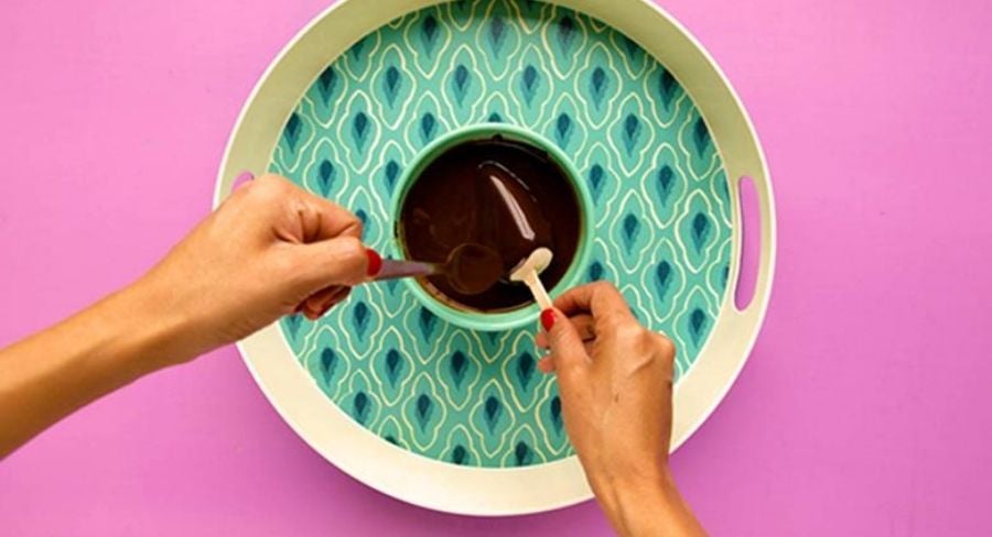 Paletas de coco con chocolate