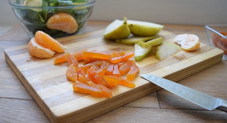ensalada de espinacas y frutas