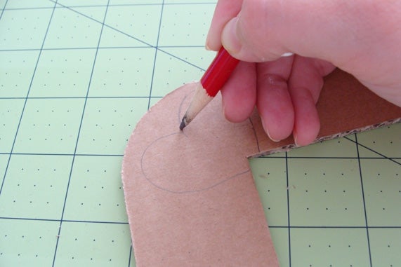 Instrucción 4 para hacer portarretratos con materiales reciclables