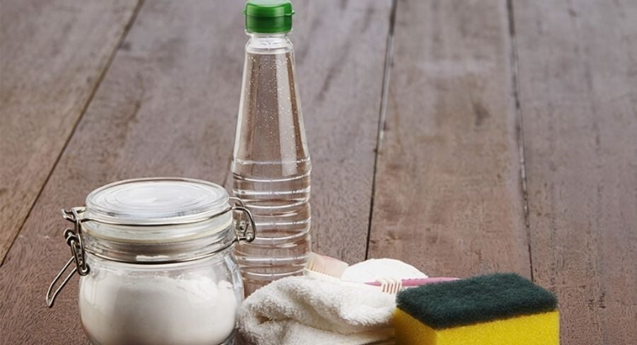 limpia los vasos de vidrio con vinagre en frío