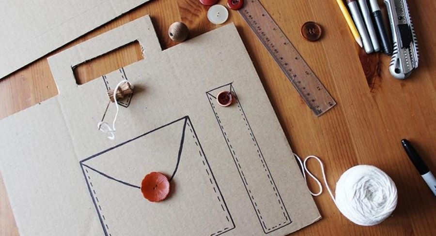 Cómo hacer portafolio de juguete para niños con cartón 2