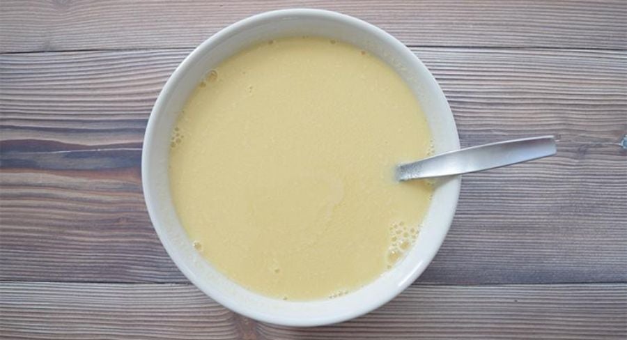 Mezcla de gelatina con agua y leche