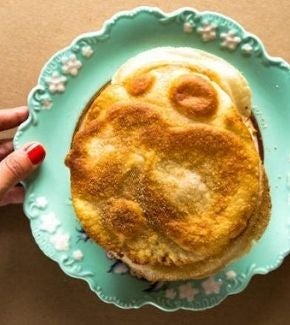 Buñuelo en un plato Buñuelo en un plato