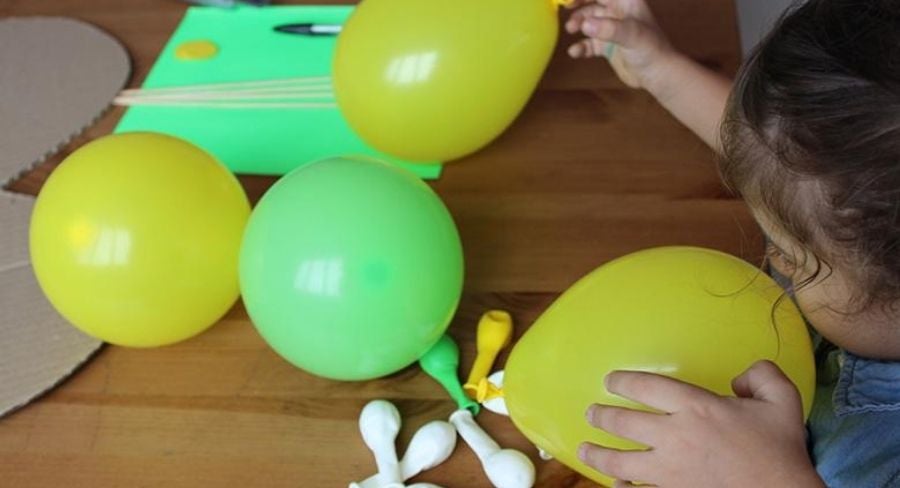 juego de tiro al blanco con globos