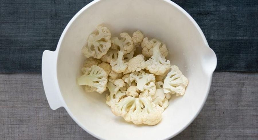 coliflor en recipiente