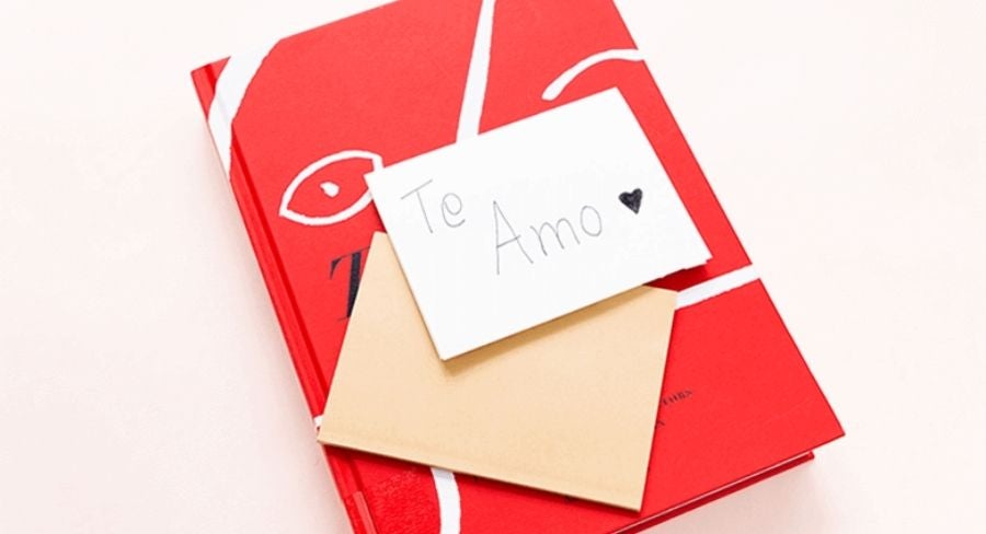 libro y libreta de notas