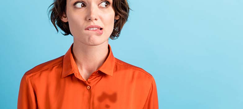 Mancha de tinta en camisa