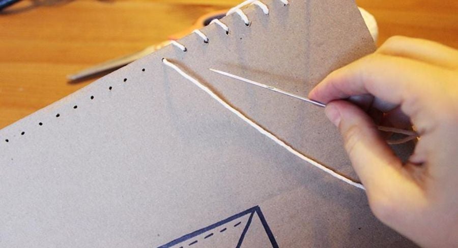 Cómo hacer portafolio de juguete para niños con cartón 3