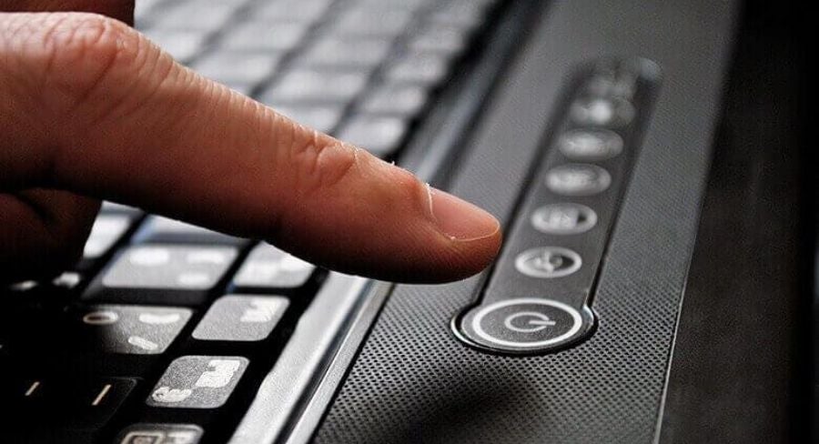 apaga y desconecta el computador