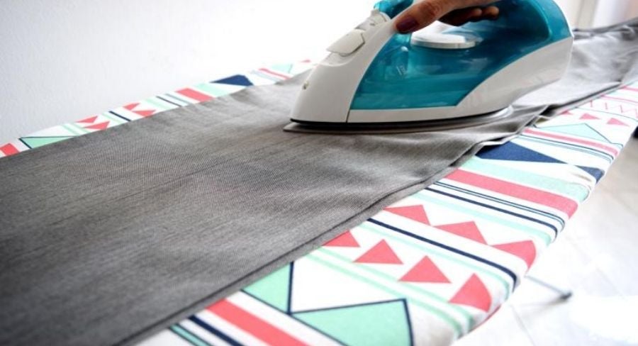 planchando pantalon