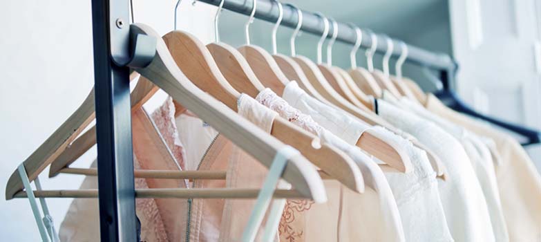 Cómo Organizar un Clóset Pequeño con Mucha Ropa